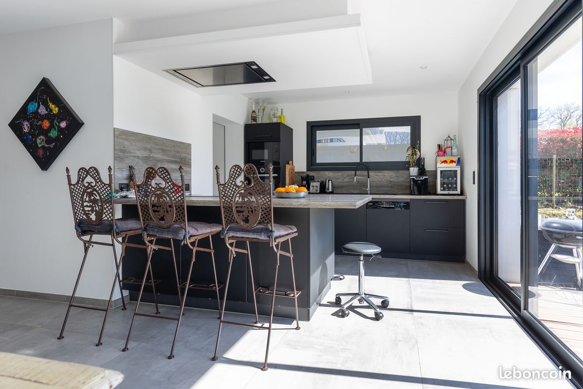 Villa 8 pièces 228 m² - Villefranque 64990 (image principale 2)