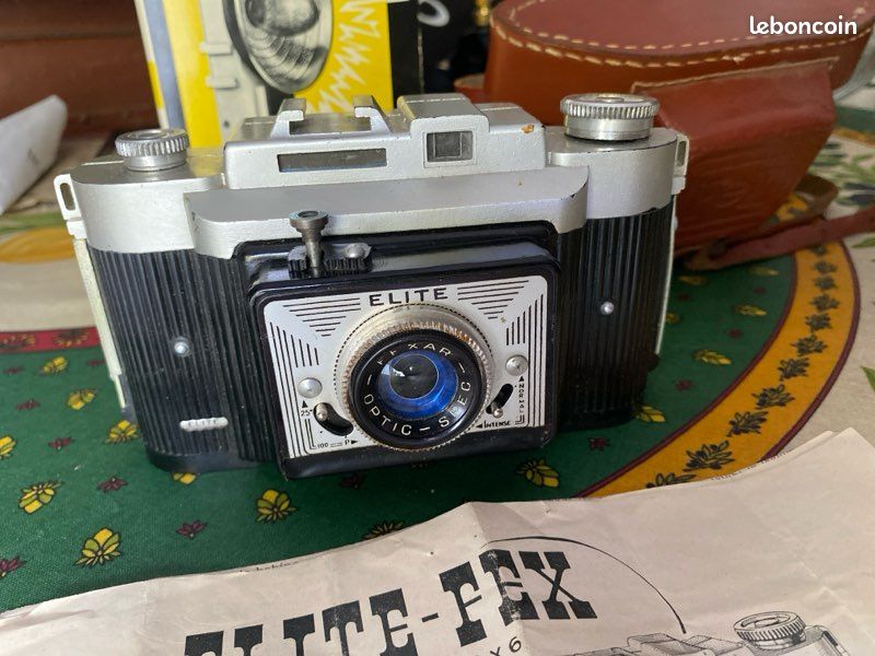 ancien appareil photo argentique de collection Élite Flex