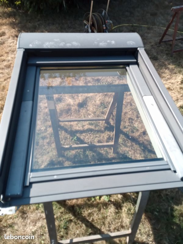 Velux Everfinish MK04 78*98 avec volet roulant électrique (image 2)