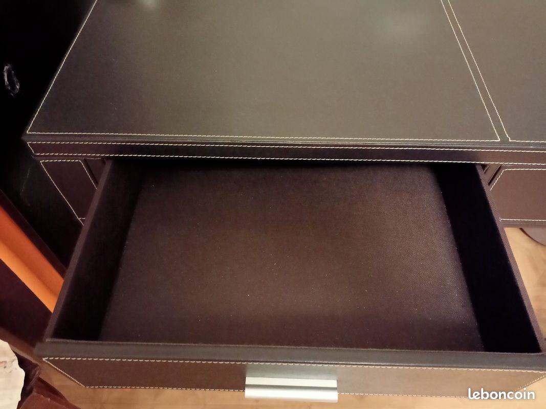 Ensemble bureau avec deux grands tiroirs incorpores et ses deux meubles 3 tiroirs assortis (image 2)