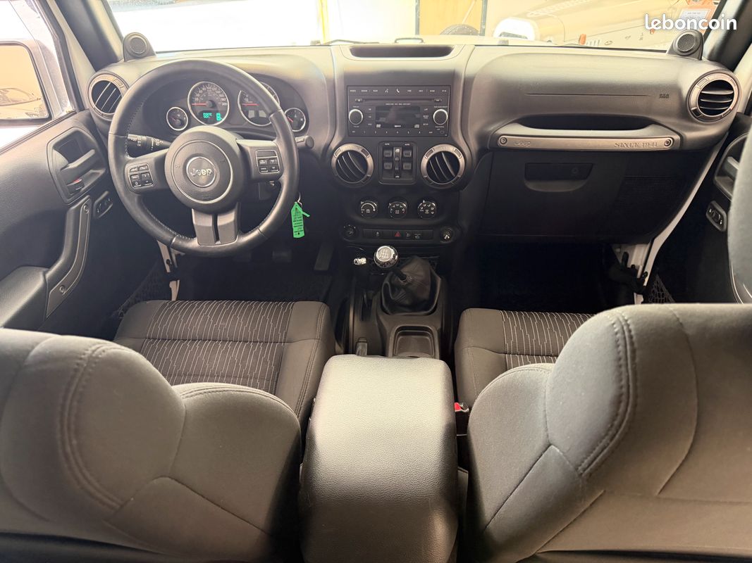 Jeep Wrangler Sport Unlimited 2.8 CRD 200 chevaux / 67 500 kms (image 8)