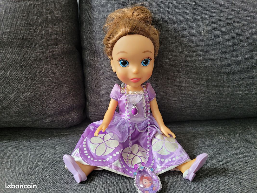 Poupee sofia (image 1)