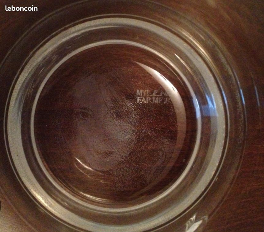 Mylène Farmer verre officiel rare (image 1)