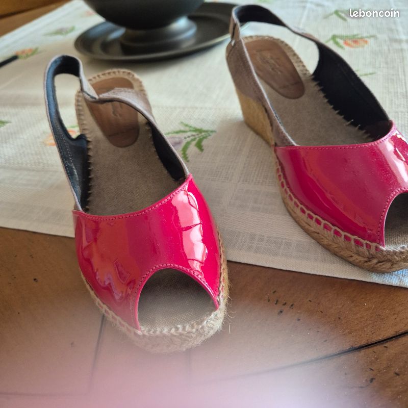 Chaussures femmes talon compensé 7 cm bicolores (image 1)