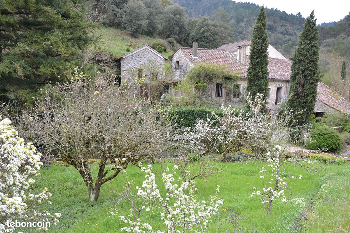 Maison 8 pièces 210 m² · à Courniou · 210 m² · 289 000 €