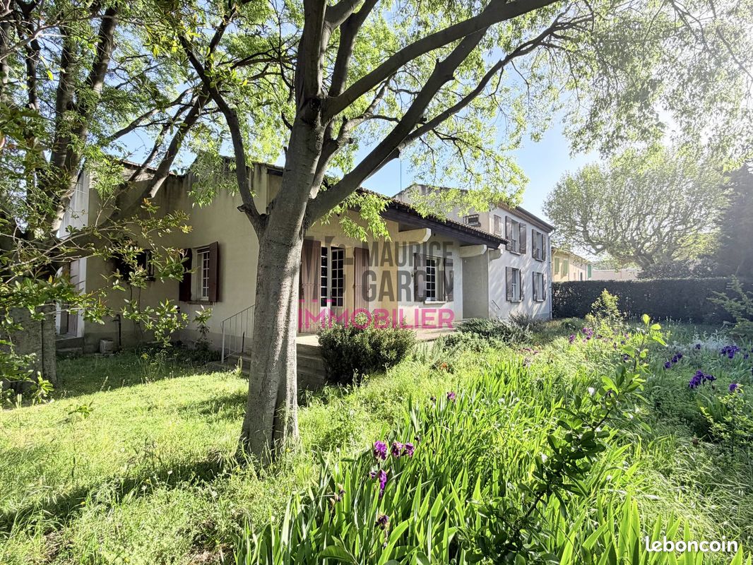 Maison 8 pièces 174 m² · à Châteaurenard · 174 m² · 472 000 €