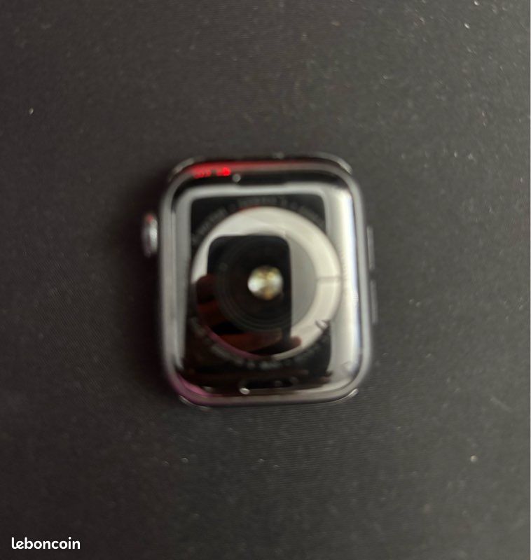 Apple Watch Series 5 40 mm (image 2)