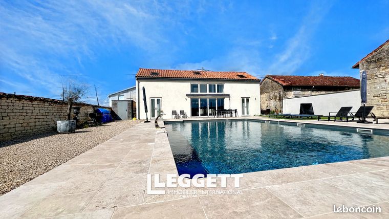 Maison 10 pièces 141 m²