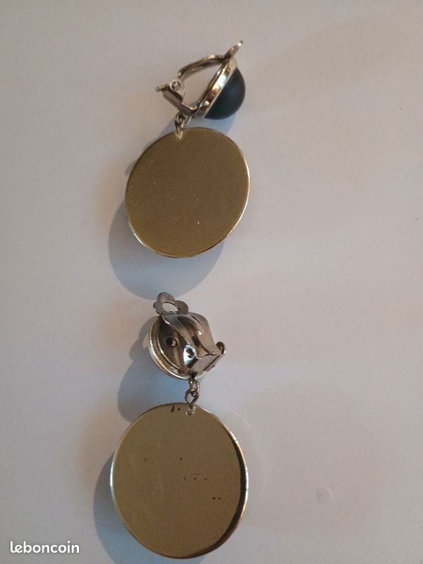 Paire de boucles d'oreilles vintage (image 3)