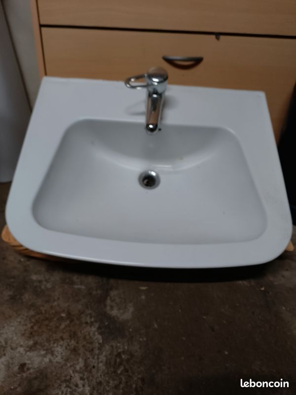 Vasque sur colonne robinetterie Grohe (image 3)