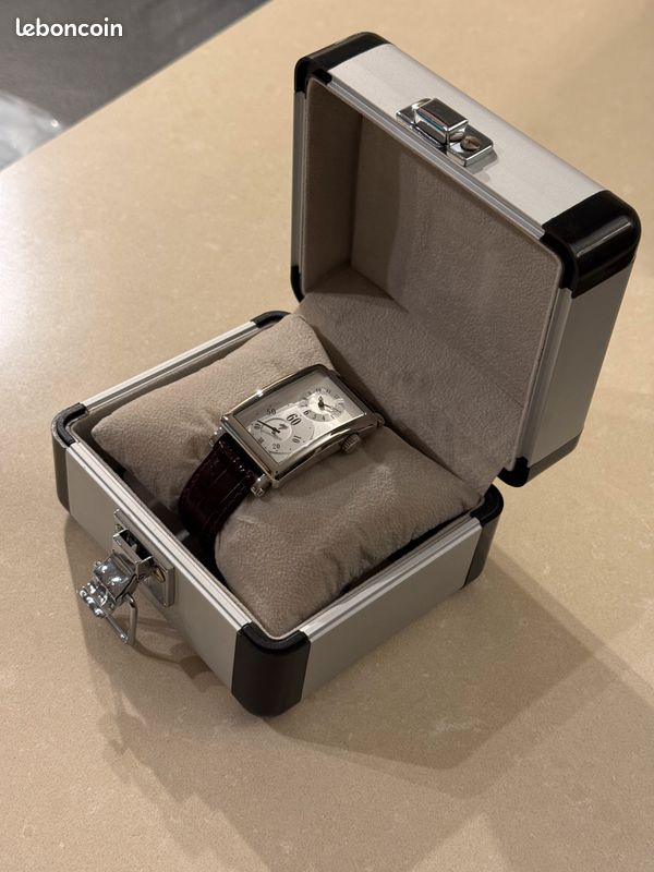 Montre Renault Sport quartz Dual Time neuve + coffret collector (image 2)