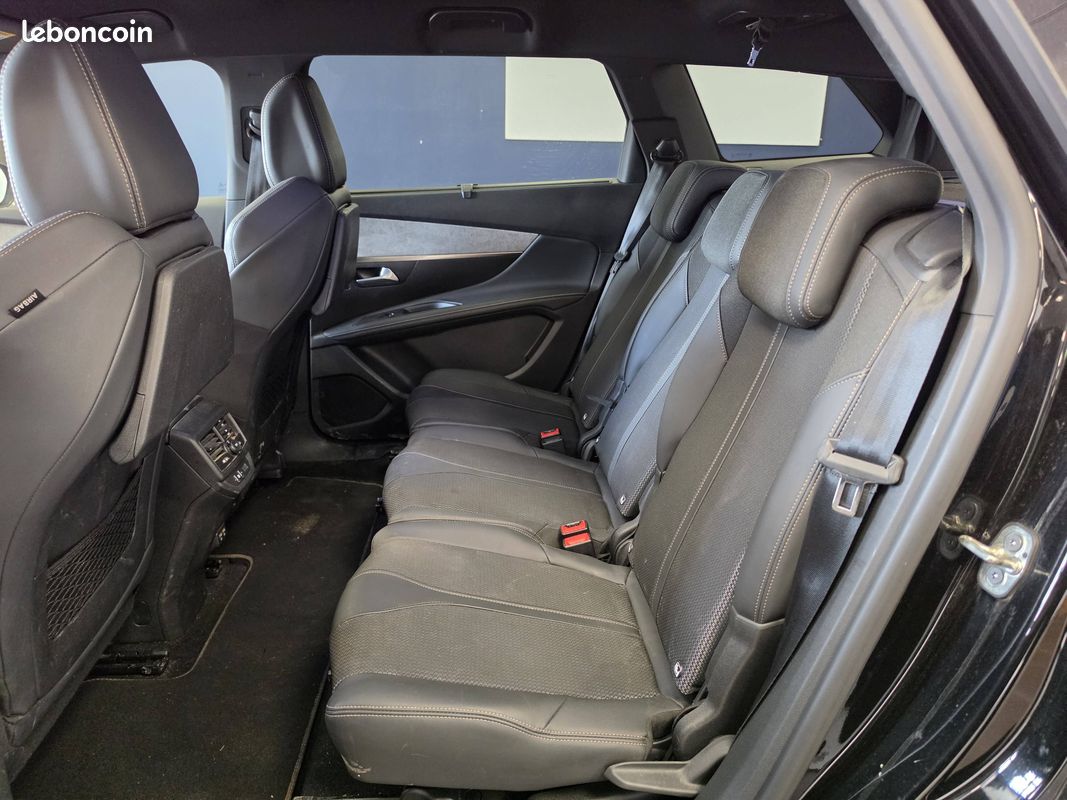 PEUGEOT 5008 PureTech 130ch S&S EAT8 GT (image 12)