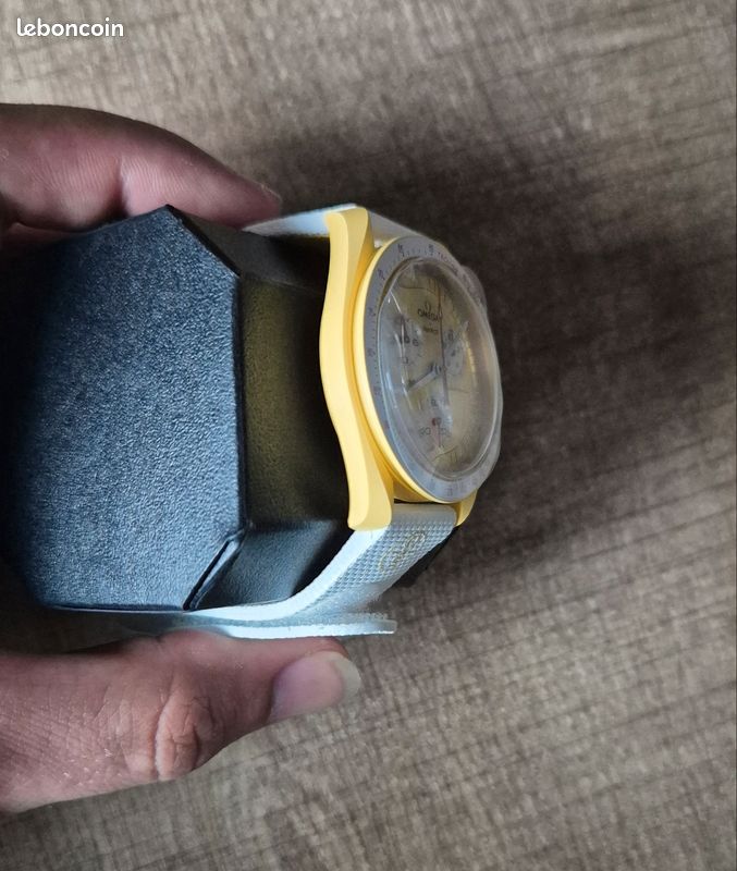 Omega x Swatch MISSION TO THE SUN - SOLAR ECLIPSE (image 4)