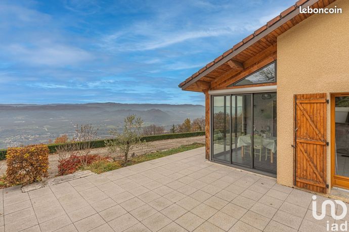 Maison 6 pièces 255 m²
