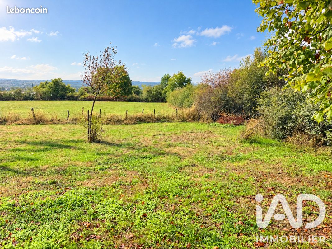 Terrain 800 m² · à Nervieux · 800 m² · 55 000 €