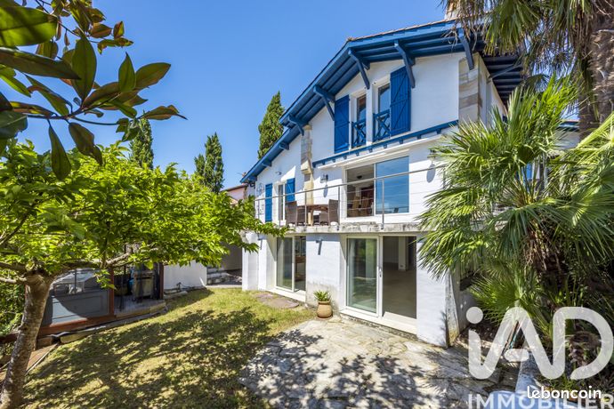Villa 6 pièces 203 m²