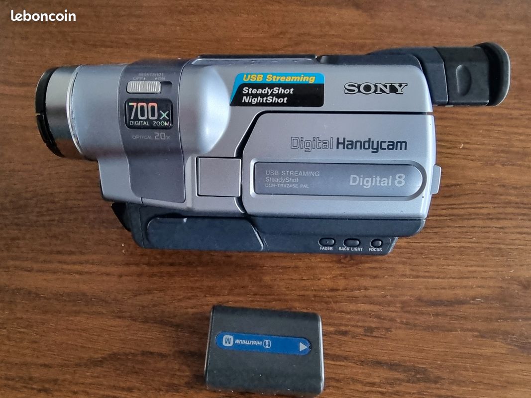 Caméscope Sony DCR-IP5 MicromV Argent - À Réparer / Pièces Détachées