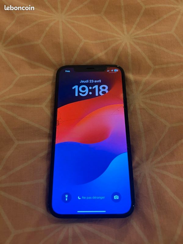 Iphone 12 (image 1)