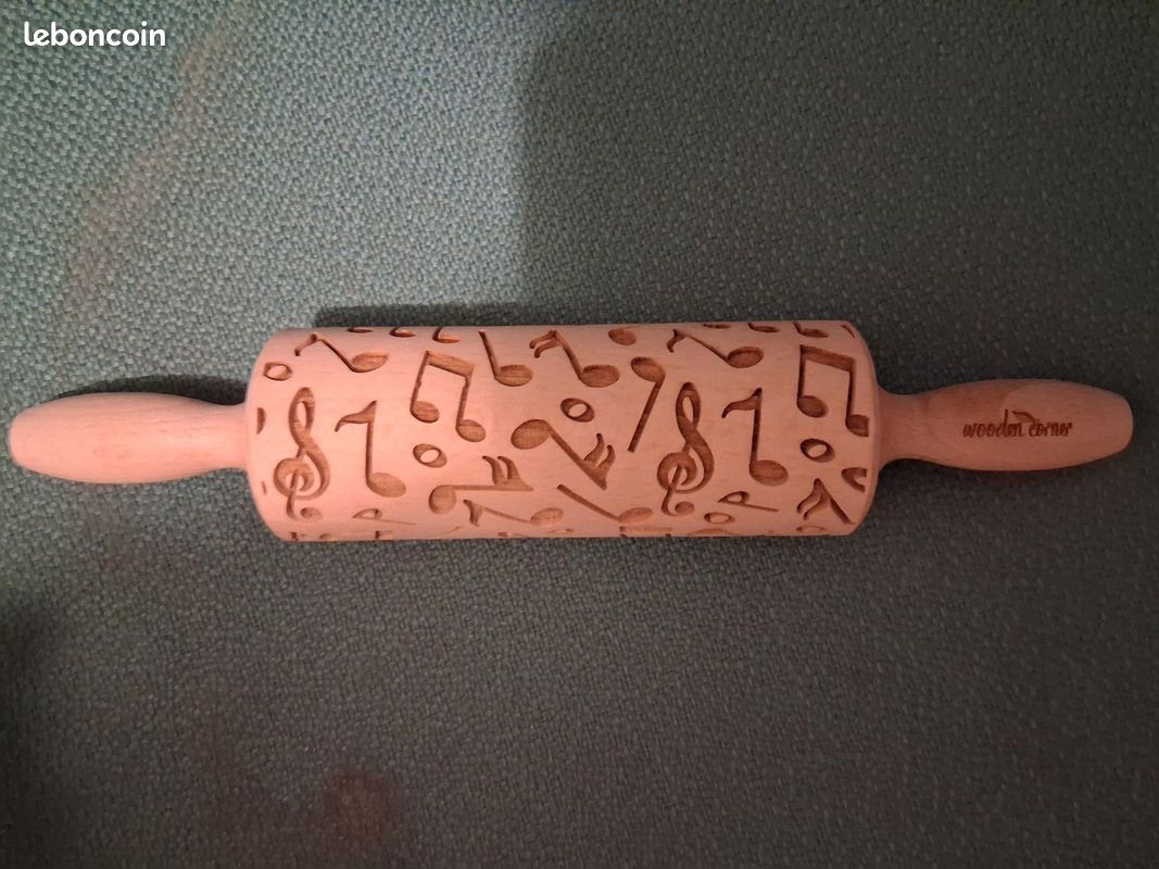 Rouleau à patisserie qui fait des notes de musique sur votre pâte / pour passionné de musique (image 1)