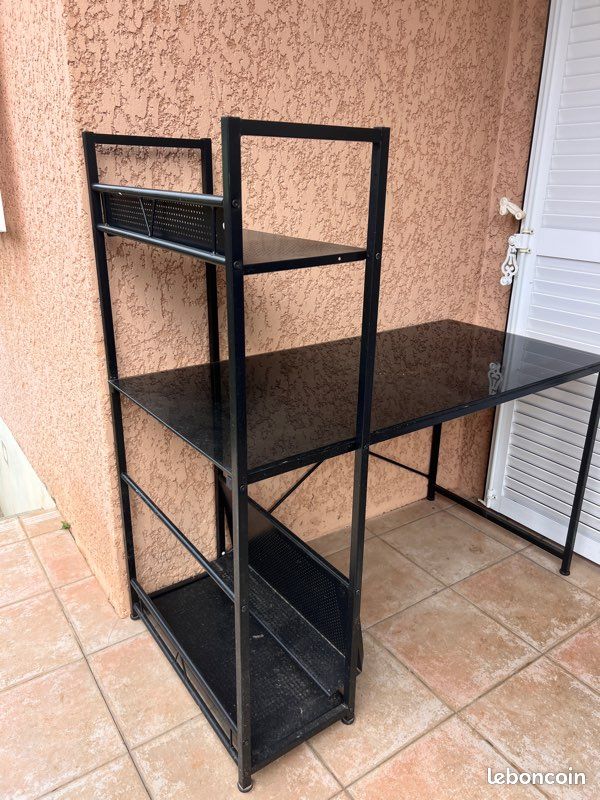 Bureau (image 1)