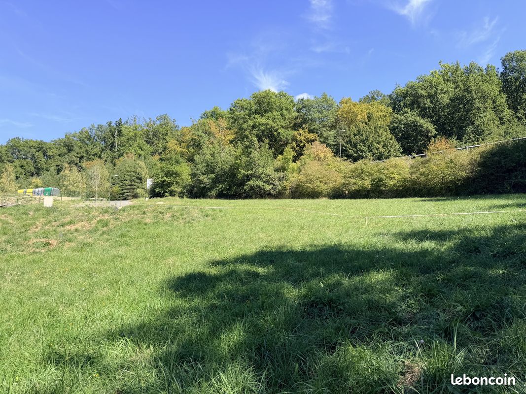 Terrain 3236 m² · à Champcevinel · 3 236 m² · 146 000 €