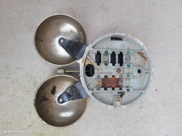 Sonnerie Extérieure à Cloche Pour Téléphone Ancien – Fabriquée En France – NEUVE