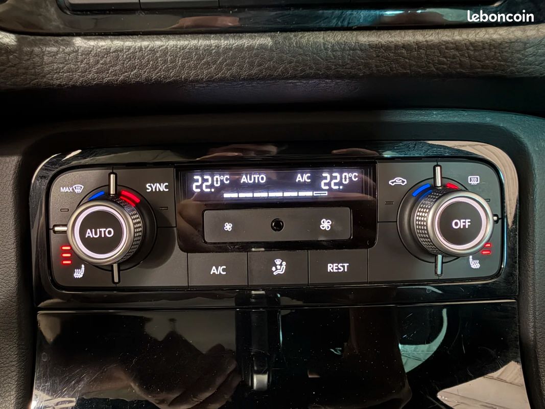 Volkswagen TOUAREG 3.0 V6 TDI 262 CH TIPTRONIC 8 4 Motion R-LINE (image 36)
