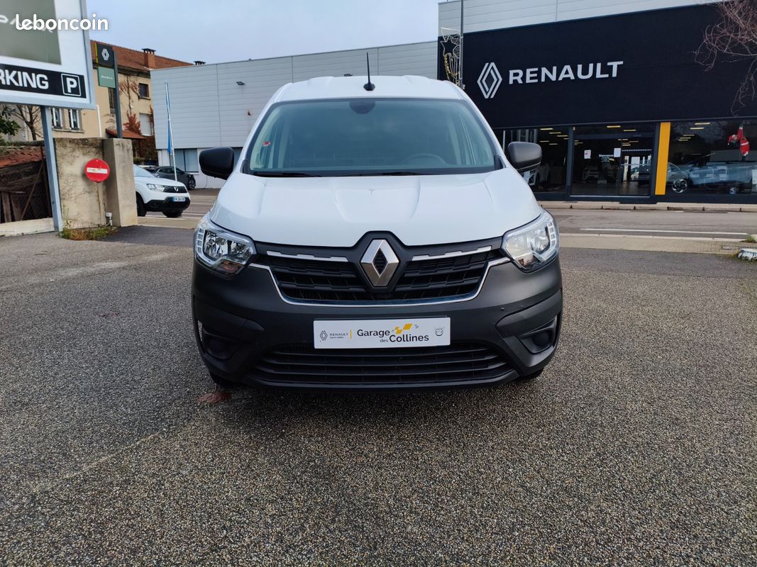 Renault EXPRESS Essence (image 2)