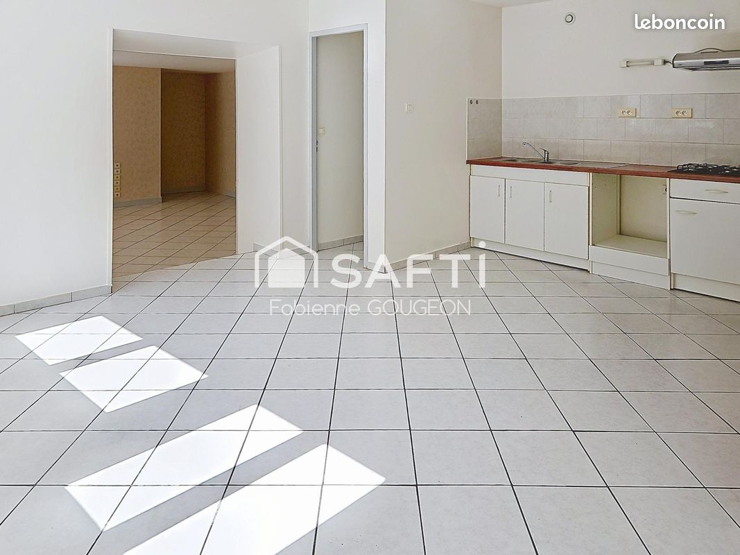 Appartement 3 pièces 89 m² · à Marthon · 89 m² · 550 €