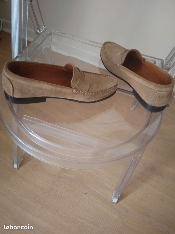 Chaussures en nubuck beige (image 1)