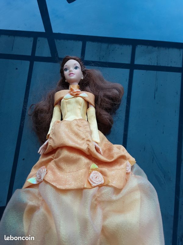 Poupée Disney belle (image 1)