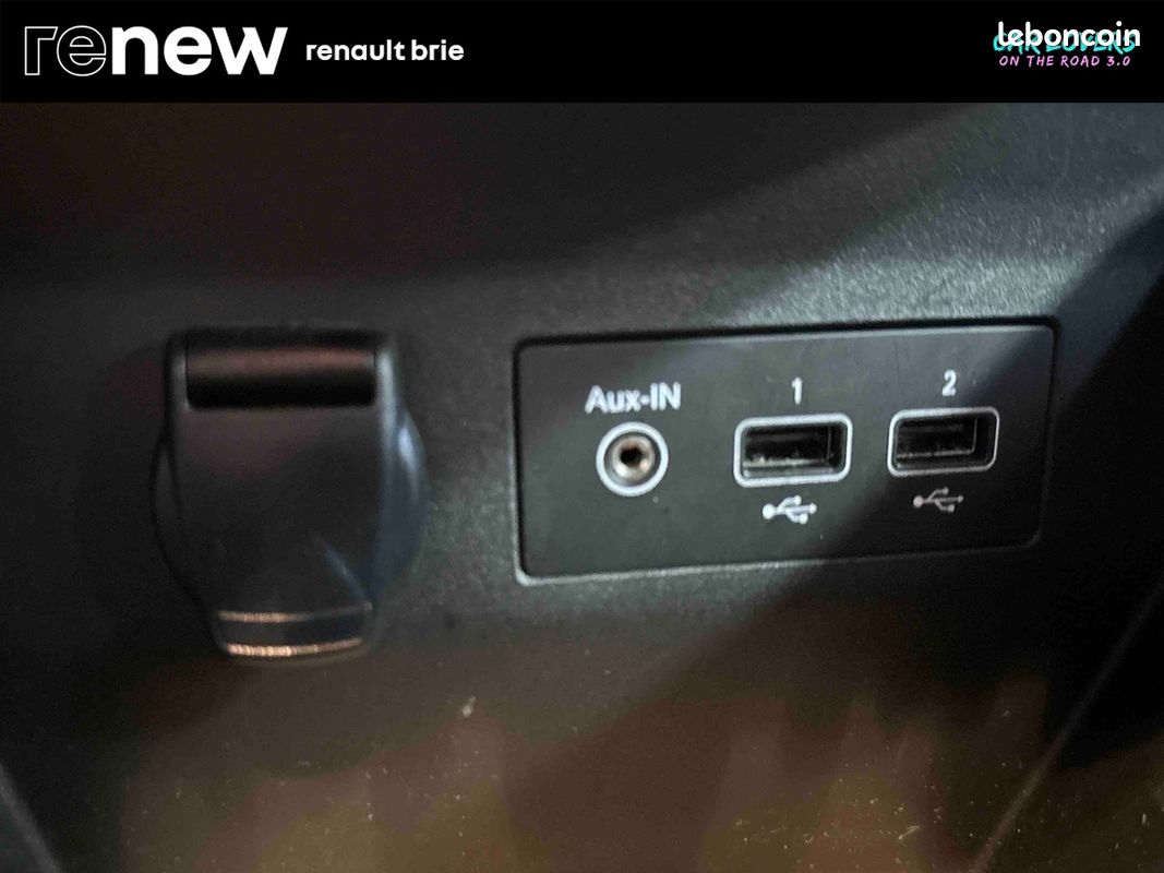 RENAULT Clio E-Tech 140 - 21 Business (image 19)