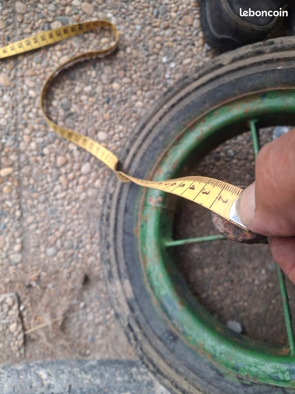 Roue de brouette pleine (image 3)
