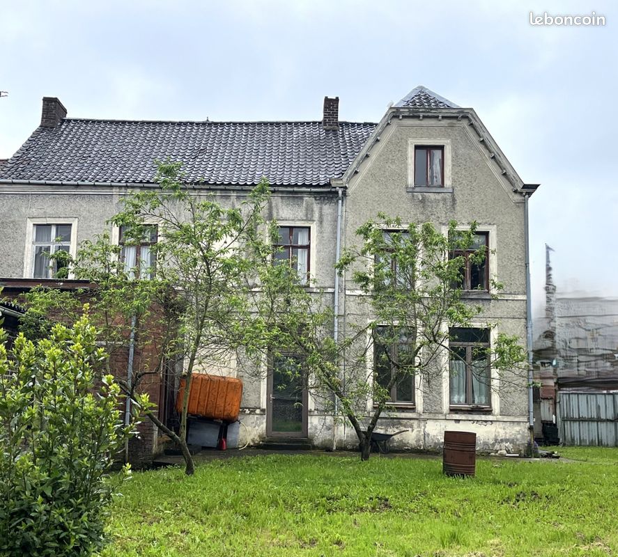Maison 12 pièces 207 m² · à Mortagne-du-Nord · 207 m² · 209 000 €