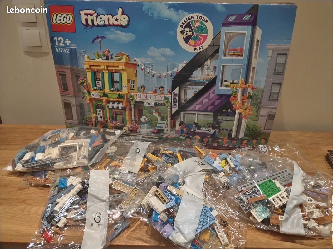 LEGO Friends 41732 Les Boutiques de Fleurs et de Décoration (image 2)