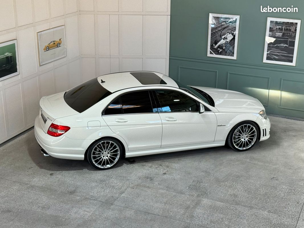 Mercedes C63 AMG 457ch / Pack performance / Toit ouvrant / Caméra / Sièges chauffants (image 3)