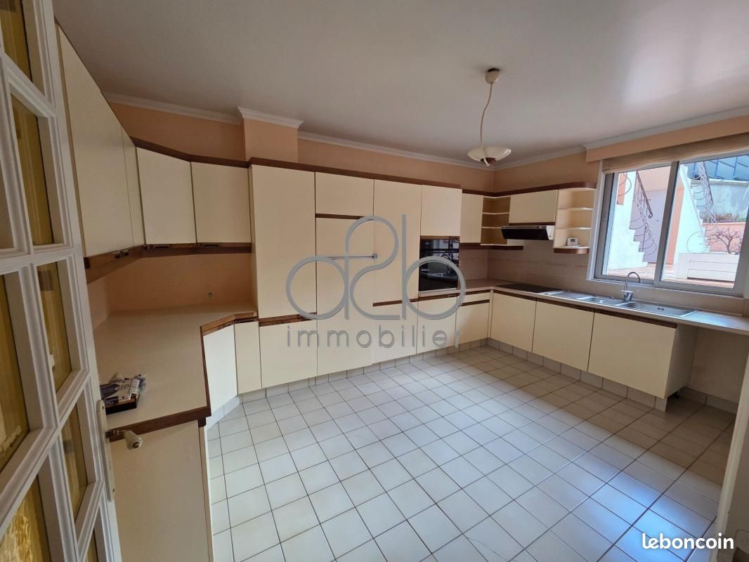 Appartement 5 pièces 105 m² · à Le Puy-en-Velay · 105 m² · 175 000 €