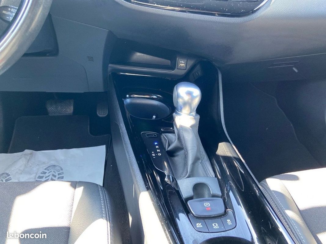 Toyota C-HR 2.0 HYBRID 184 EDITION ATTELAGE (image 25)