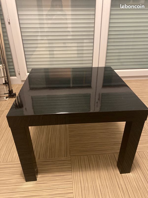 Table basse noire (image 1)