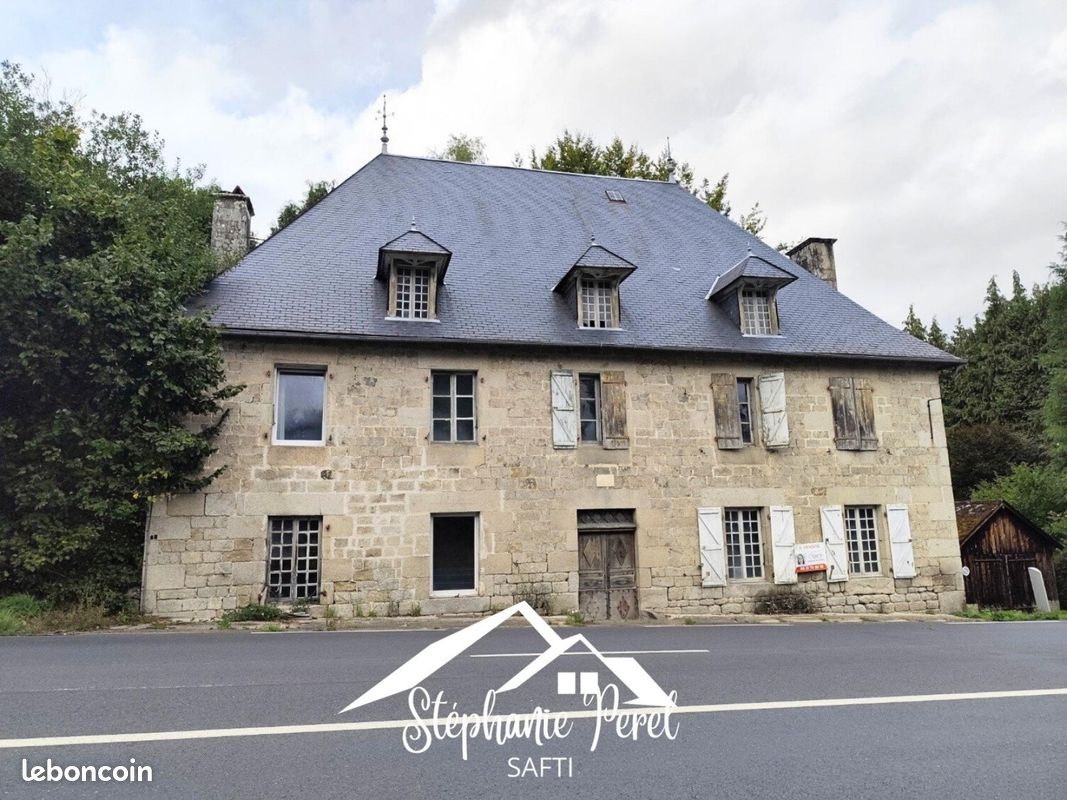 Maison 10 pièces 300 m² · à Maussac · 300 m² · 139 000 €