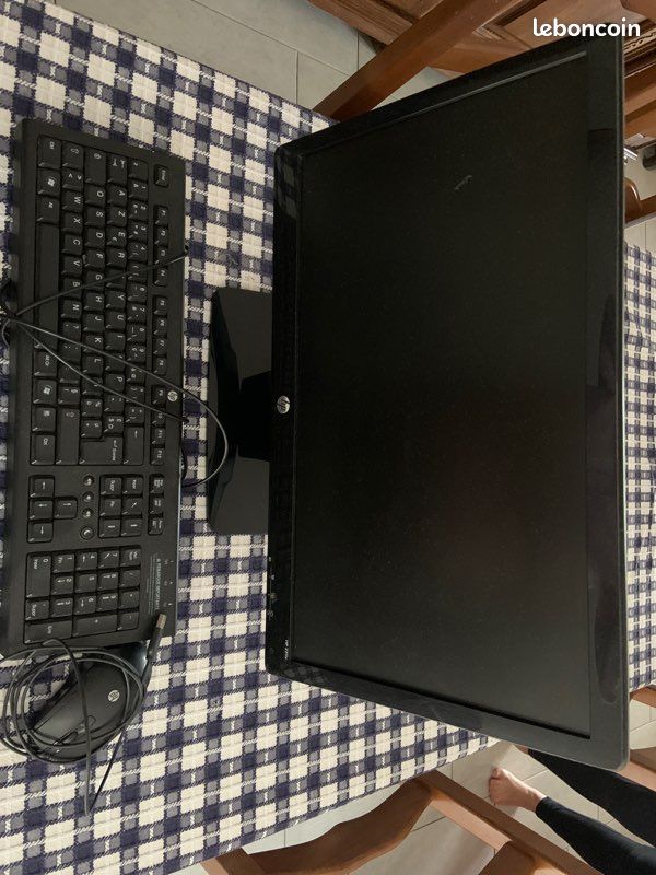 Vente écrans ordinateur + clavier (image 1)