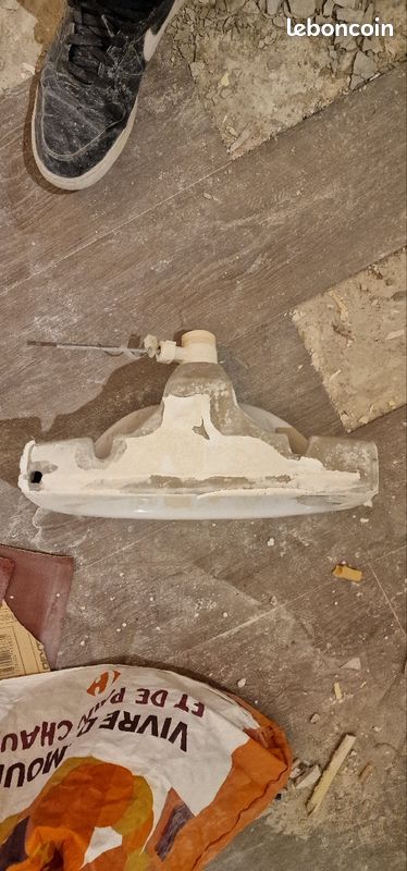 Petit lavabo en bon état (image 3)