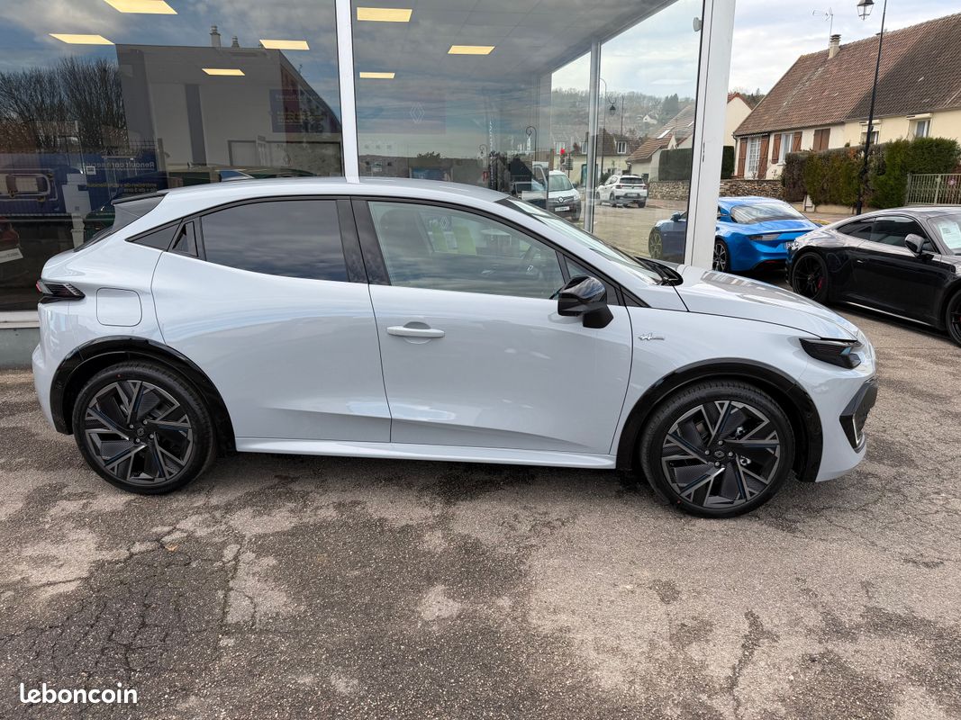 Renault clio vi 1.8 e-tech full hybrid 160 esprit alpine (image 3)