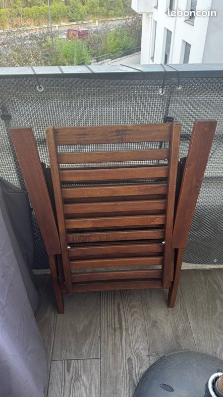 Table bois IKEA APPLARO + 3 chaises en excellent état (image 4)