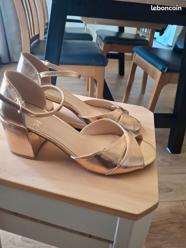 Jolies sandales (image 2)