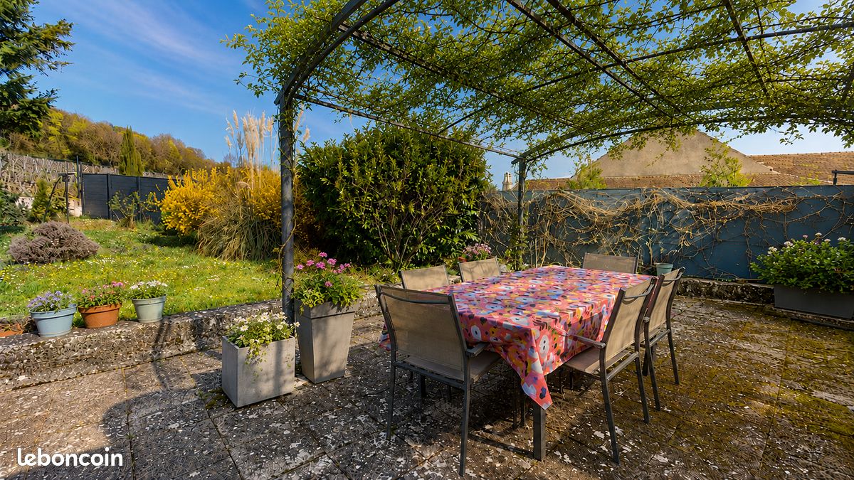 Maison 8 pièces 202 m² · à Gevrey-Chambertin · 202 m² · 360 000 €
