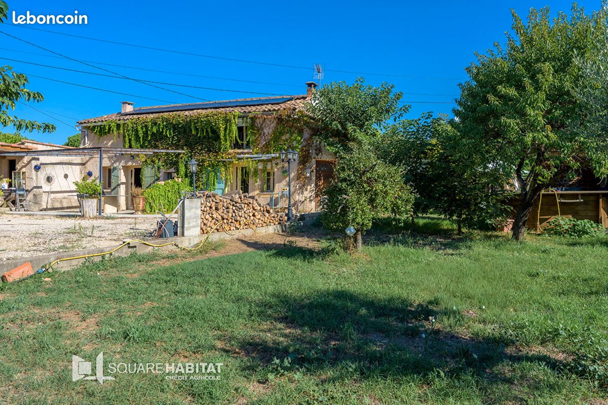 Maison 7 pièces 165 m² · à Saint-Saturnin-lès-Apt · 165 m² · 684 500 €