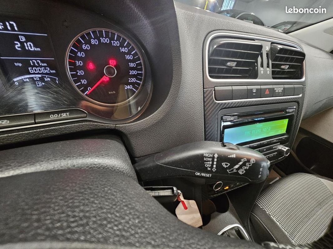 VOLKSWAGEN POLO 1.2 70 Cross BVM (image 20)