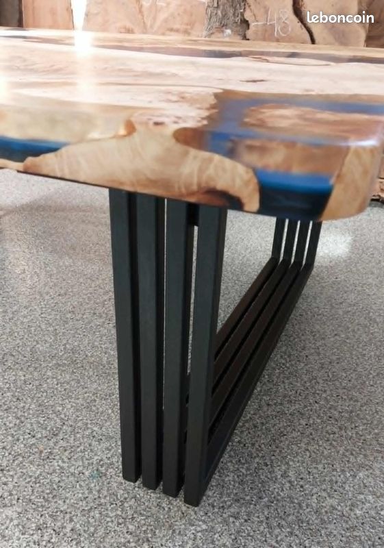 Table haut de gamme en résine époxy et bois noble (image 6)