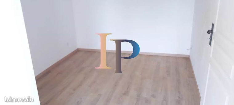 https://img.leboncoin.fr/api/v1/lbcpb1/images/fa/29/f1/fa29f117f8213e124e117a5ecf35db577cf9bf43.jpg?rule=ad-image